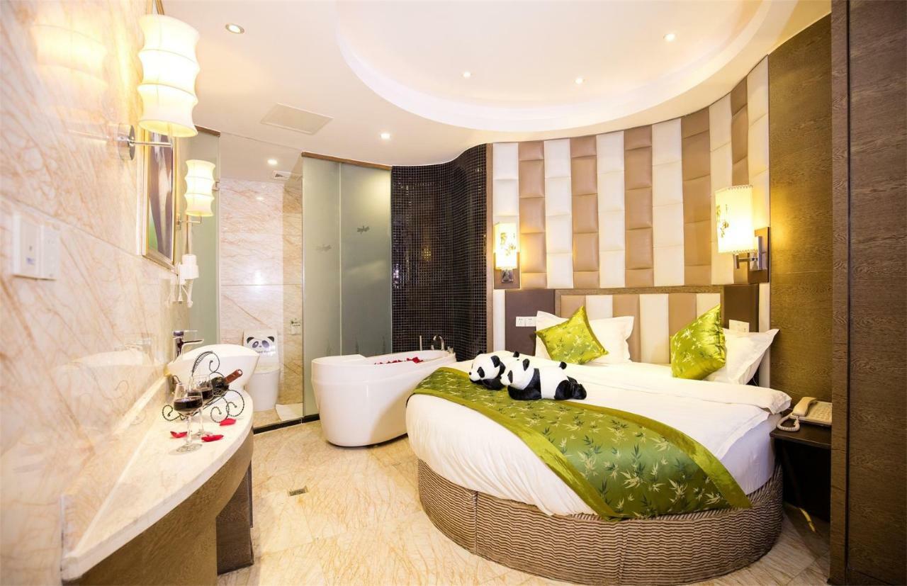 Chengdu Panda Prince Culture Hotel Exterior foto